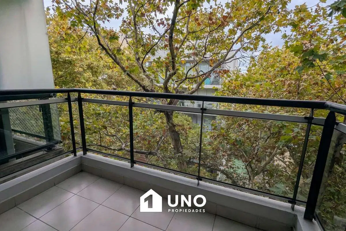 Monoambiente externo con balcón. Ubicado en barrio Lourdes. 4