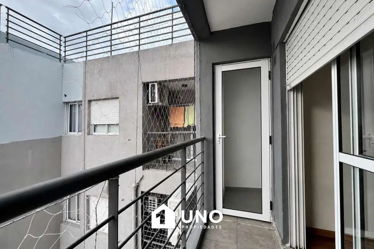 Departamento de 1 dormitorio con balcón y terraza exclusiva 4