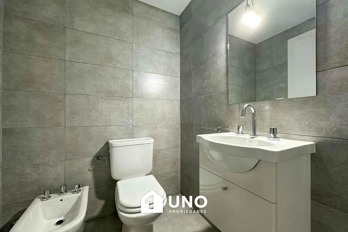 Departamento de 1 dormitorio con balcón al frente y amenities. 4