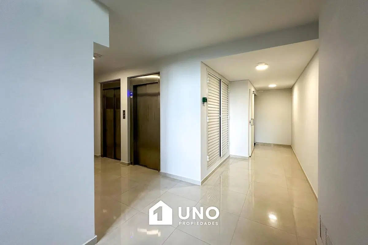 Departamento de 1 dormitorio con balcón al frente y amenities. 3