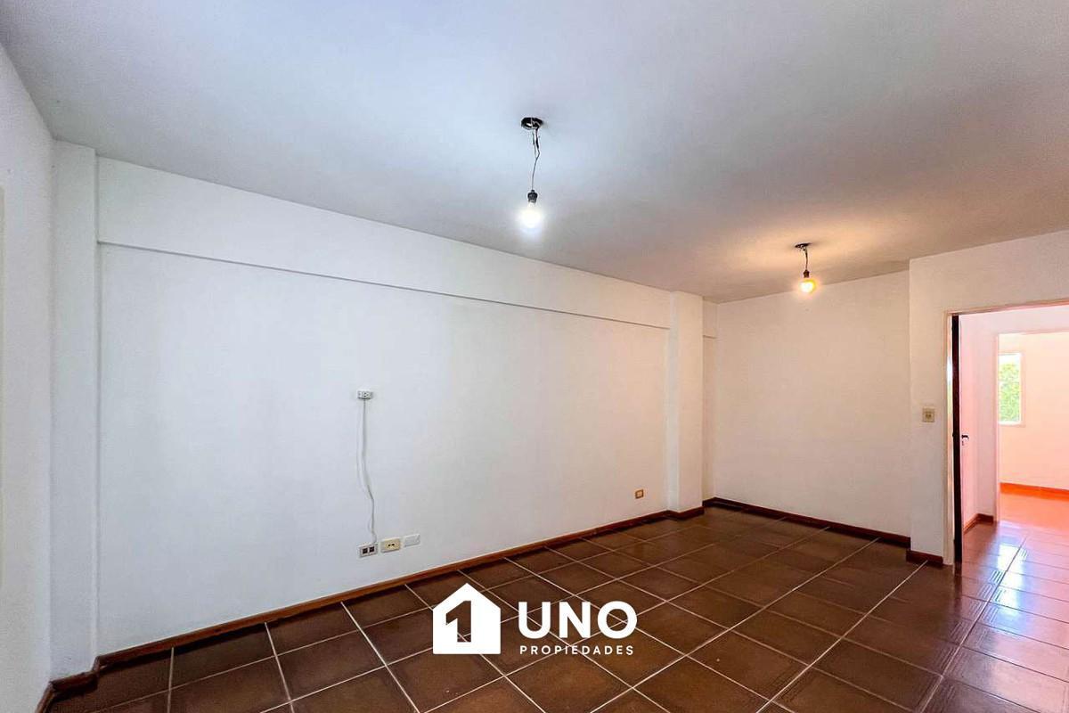 Departamento de 2 dormitorios con cochera.