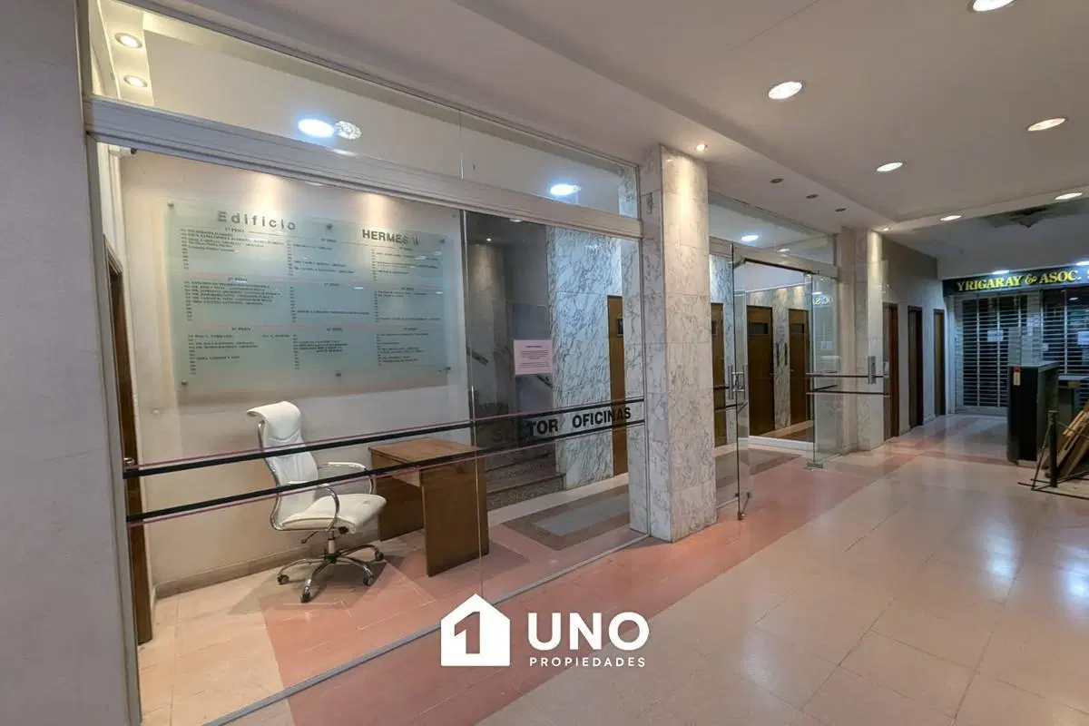 Dos oficinas 25 metros cuadrados totales y una baulera. Doble ingreso. 2