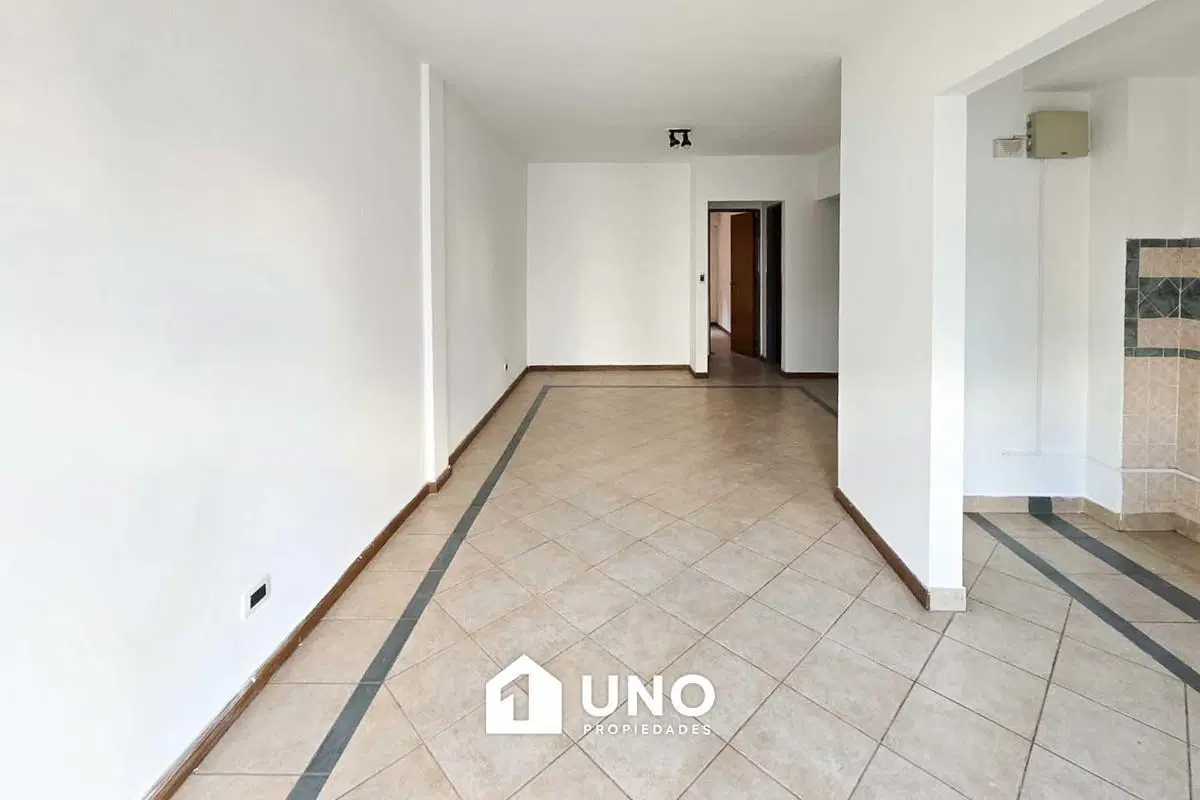 Departamento de 1 dormitorio con balcón a la calle en Pichincha. 8