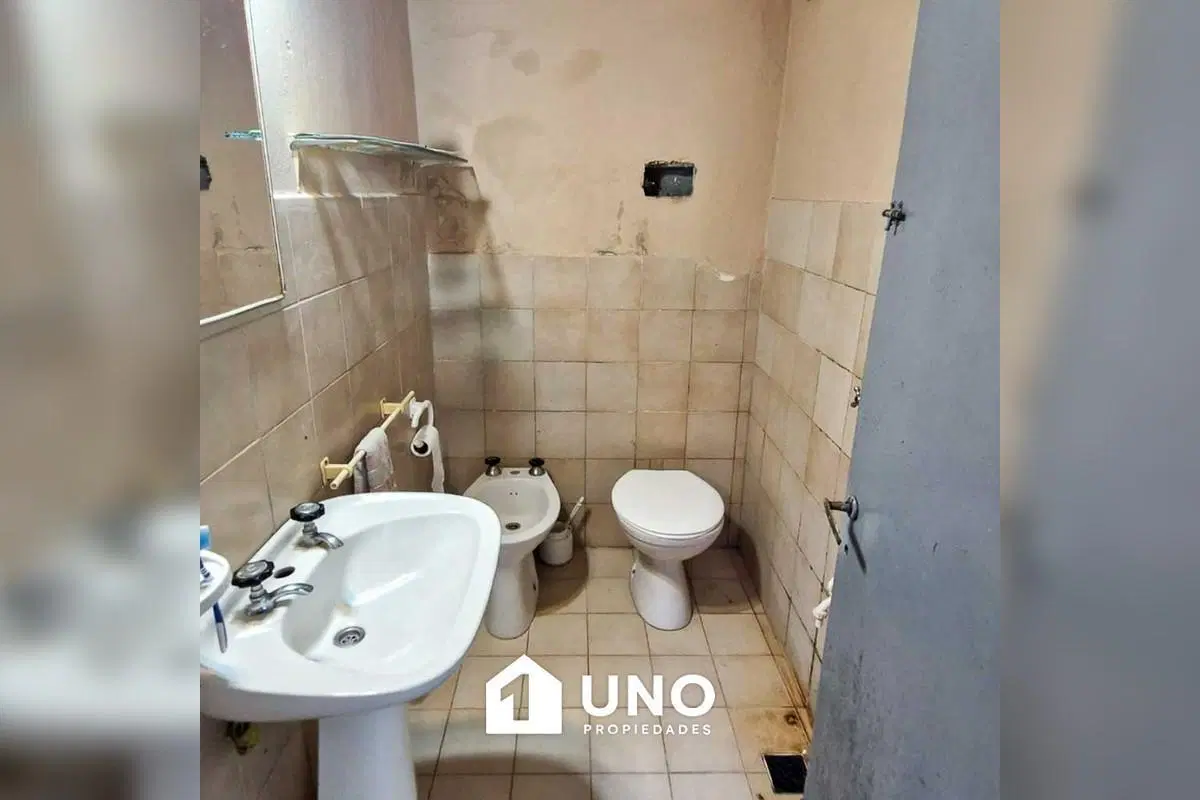 Casa de 1 dormitorio con terraza y patio, no PH, cerca de facultades. 5