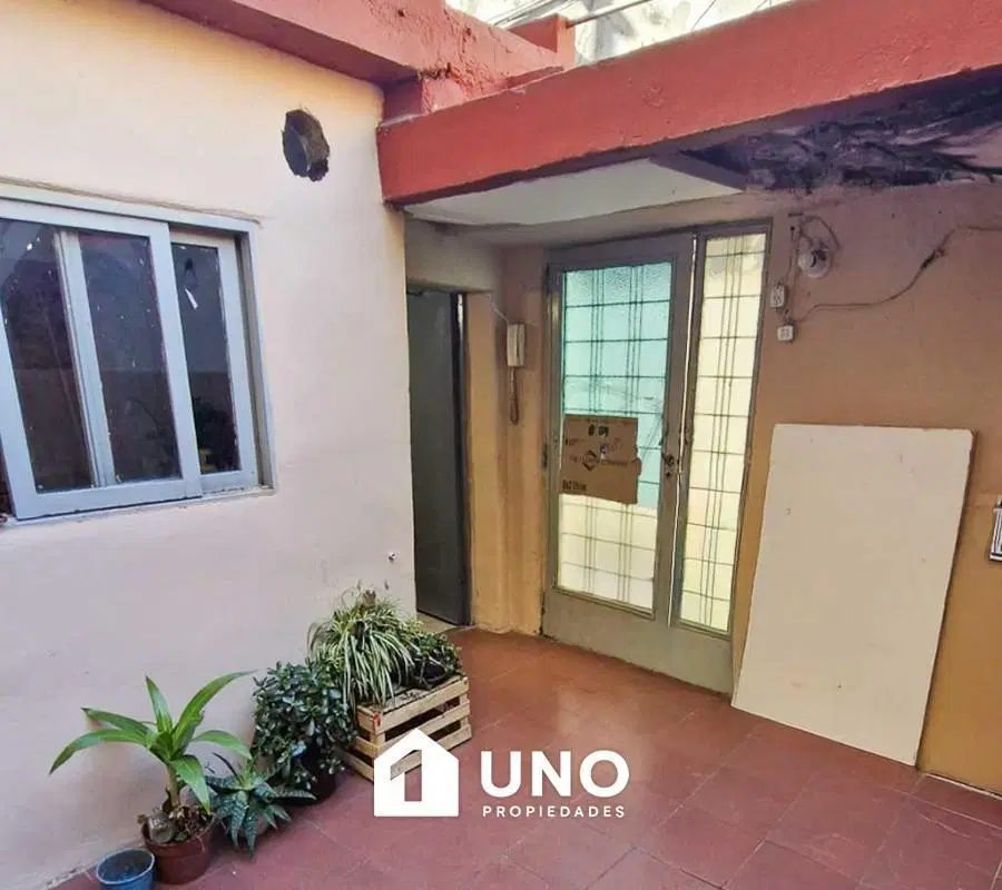 Casa de 1 dormitorio con terraza y patio, no PH, cerca de facultades. 8