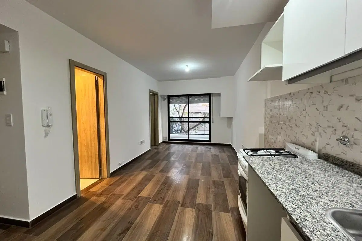 Departamento a estrenar  de un dormitorio con balcón al frente. 4