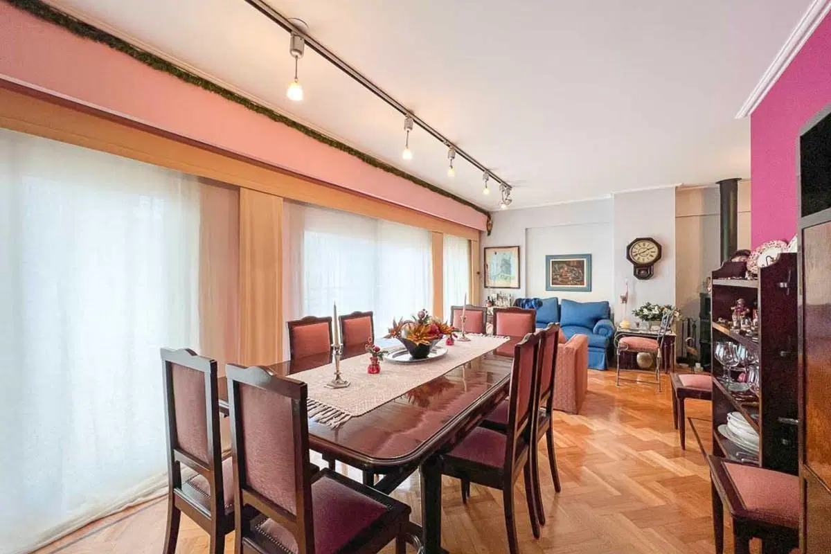 Piso exclusivo de 3 dormitorios, con balcón terraza en zona río. Cochera y baulera incluidas. 3