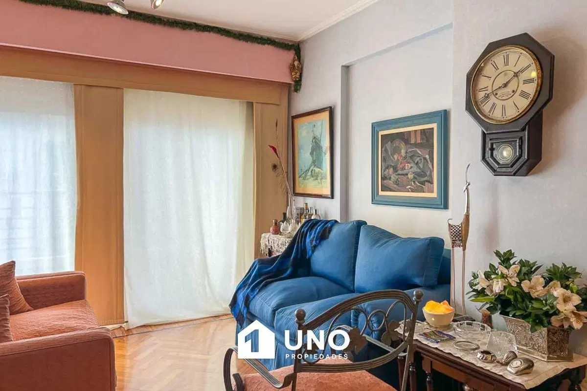 Piso exclusivo de 3 dormitorios, con balcón terraza en zona río. Cochera y baulera incluidas. 5