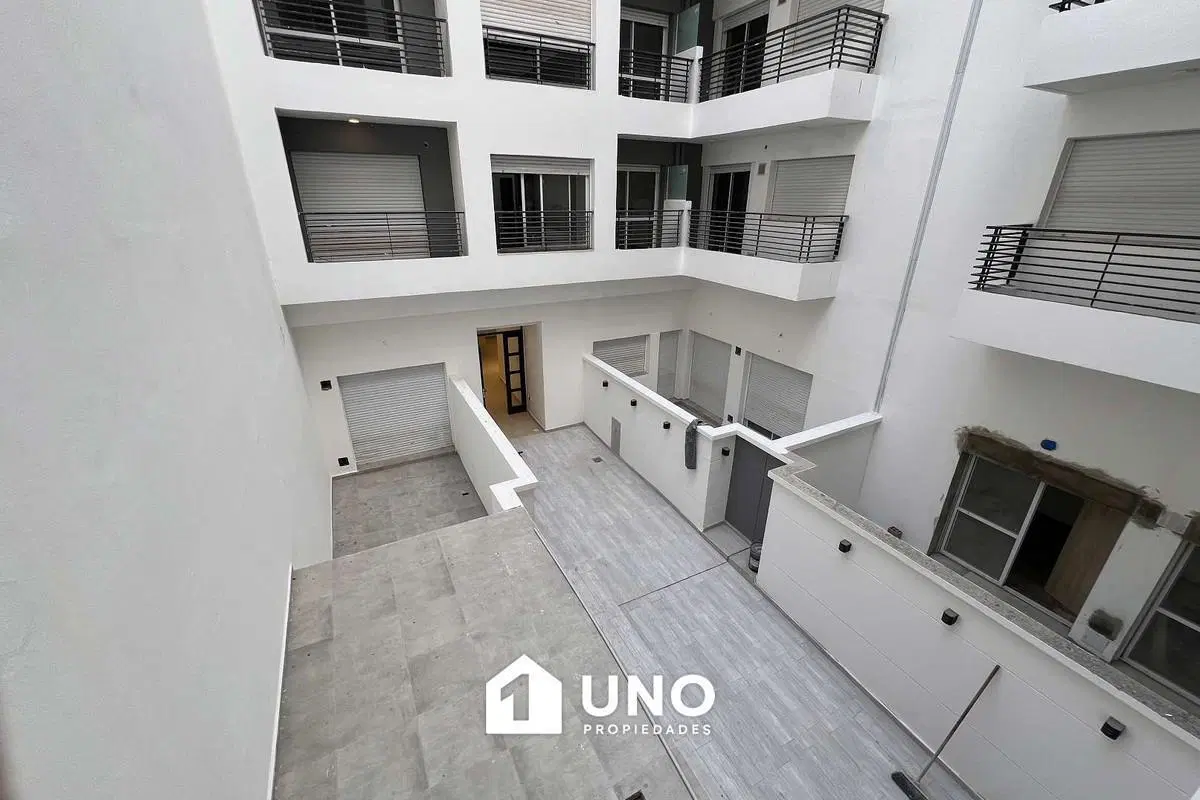 Departamento monoambiente interno con balcón. 2
