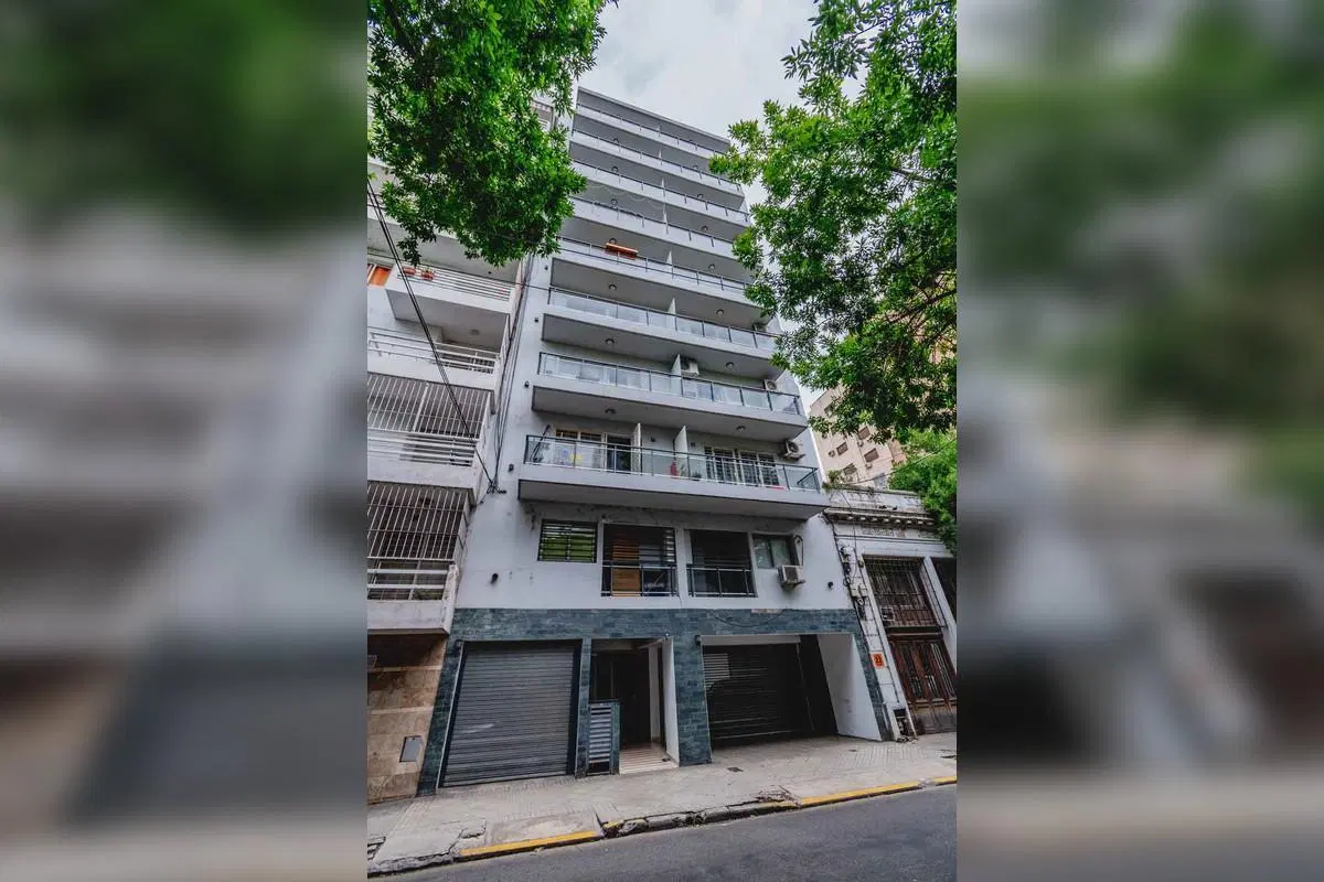 Dpto de 1 Dormitorio Externo con Balcones y Ventilación Cruzada en Barrio Martin. 3