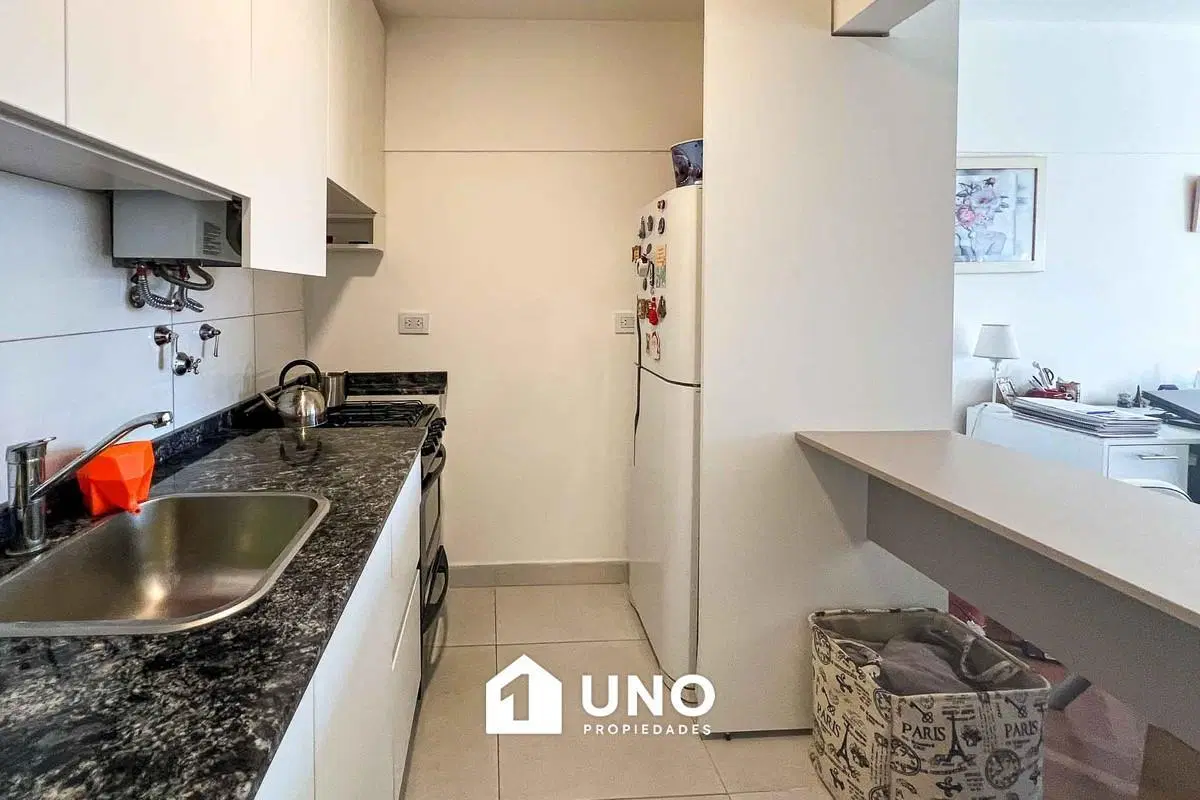 Departamento reciclado de 1 dormitorio, muy luminoso. Alquilado hasta enero del 2027. 2