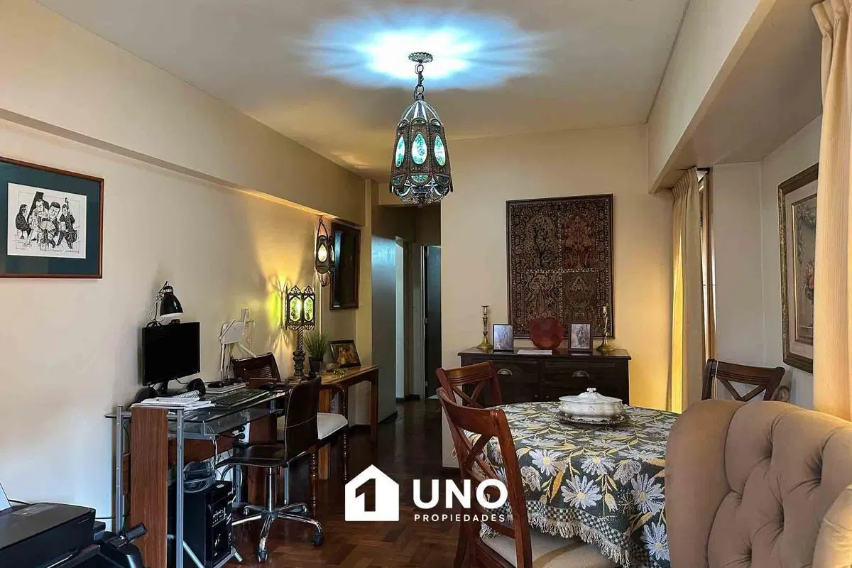 Departamento de 2 dormitorios con balcón orientado al norte. Apto crédito. 1