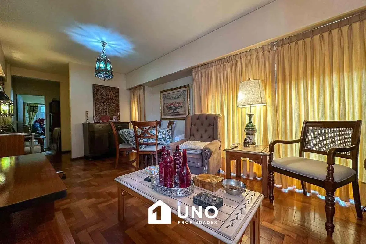 Departamento de 2 dormitorios con balcón orientado al norte. Apto crédito. 5
