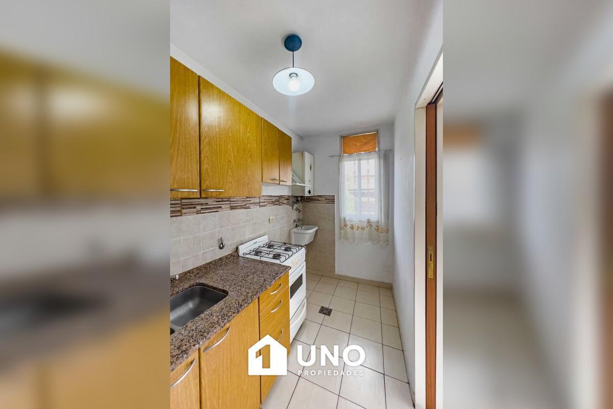 Foto de Departamento externo en zona centro con balcón al frente., imagen 5