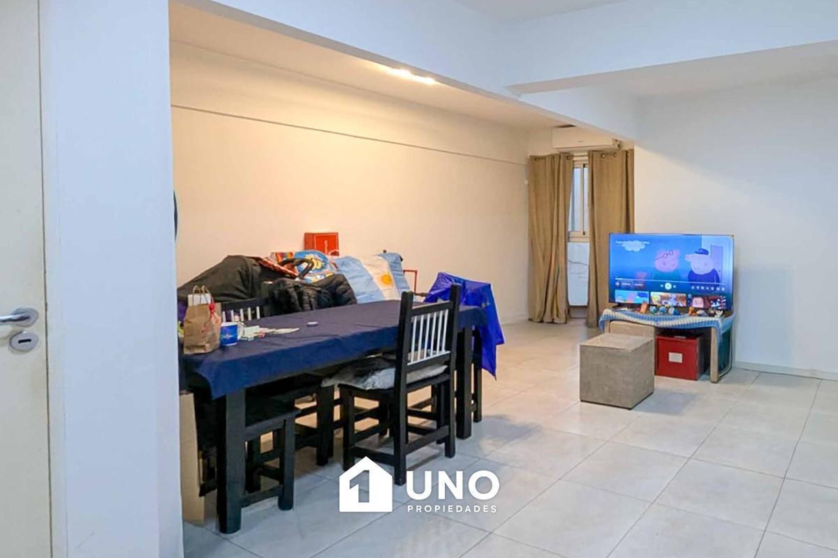 Foto de Departamento interno de 1 dormitorio a metros de Av. Pellegrini., imagen 4