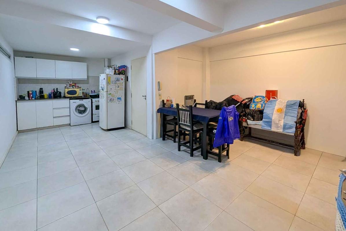 Foto de Departamento interno de 1 dormitorio a metros de Av. Pellegrini., imagen 1