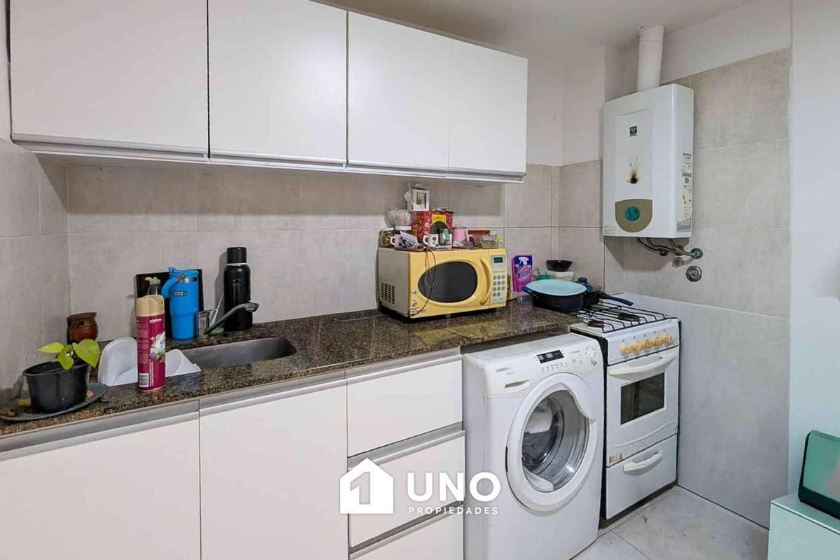 Foto de Departamento interno de 1 dormitorio a metros de Av. Pellegrini., imagen 3