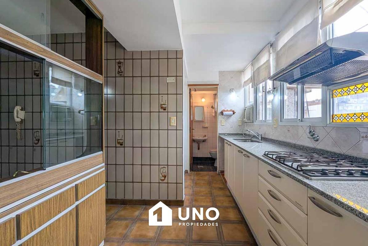 Foto de Piso exclusivo 3 dormitorios con balcón terraza y cochera incluida en, imagen 3
