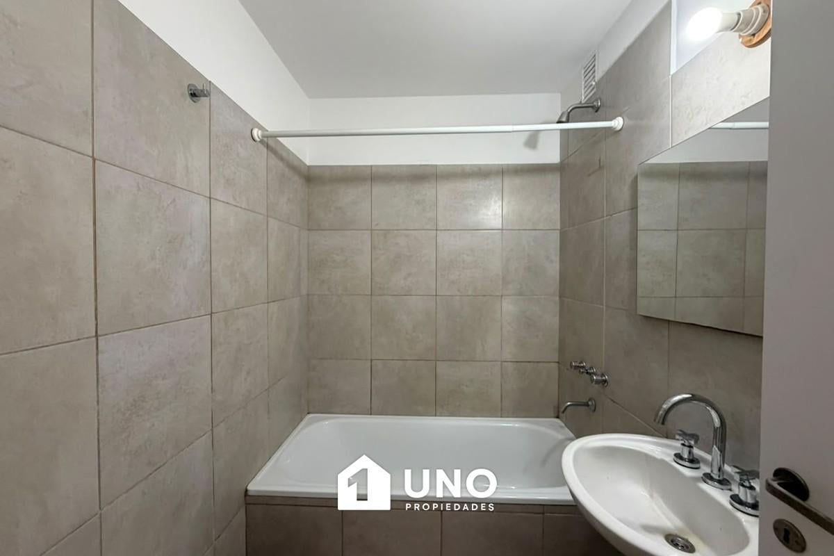 Foto de Departamento un dormitorio con balcón con vista al río., imagen 5
