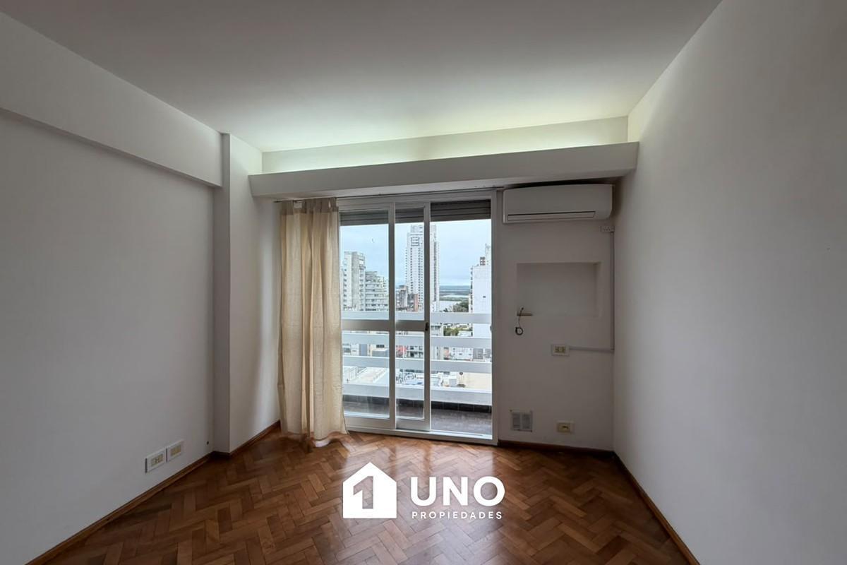 Foto de Departamento un dormitorio con balcón con vista al río., imagen 4