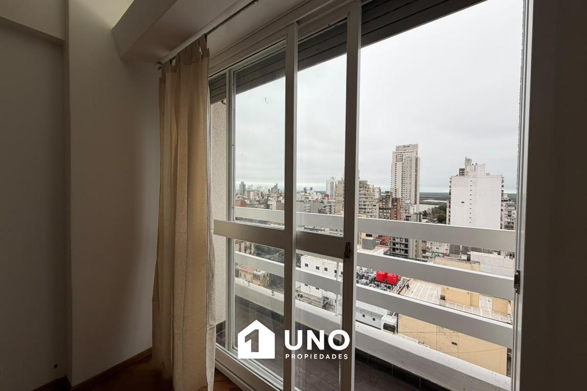 Foto de Departamento un dormitorio con balcón con vista al río., imagen 3