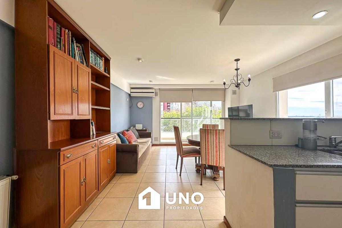 Foto de Piso exclusivo de 2 dormitorios con vista panorámica del río, balcón, imagen 3