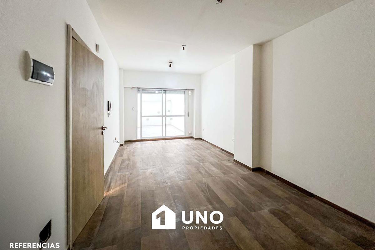 Foto de Amplio departamento de un dormitorio con balcón interno. Posibilidad, imagen 2