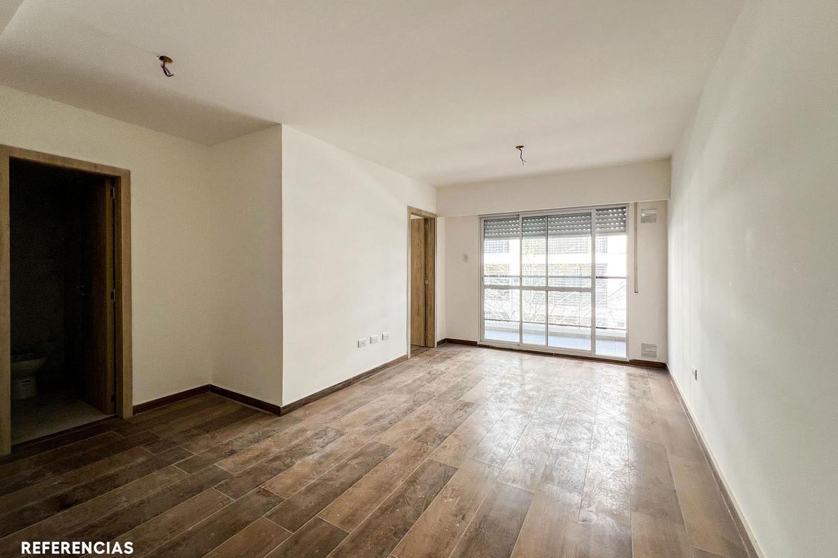 Foto de Amplio departamento de un dormitorio con balcón interno. Posibilidad, imagen 1