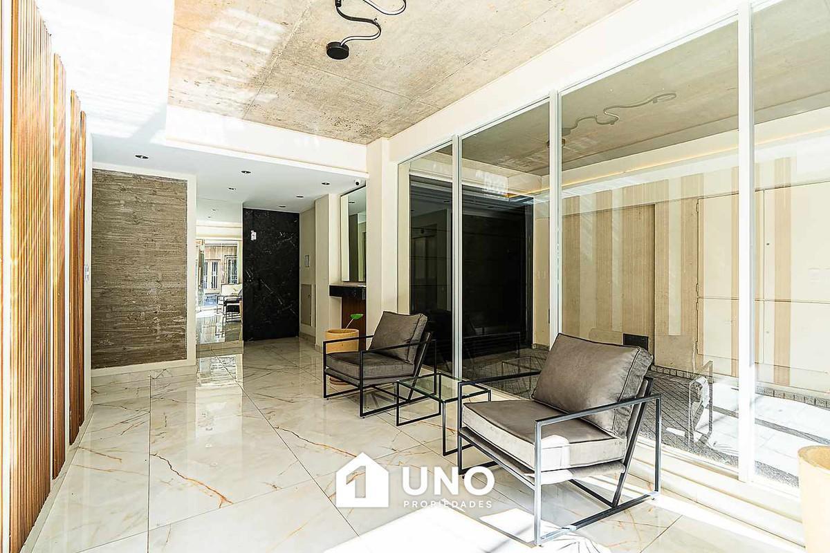 Foto de Amplio semipiso de 2 dormitorios con balcón terraza. Posibilidad, imagen 2