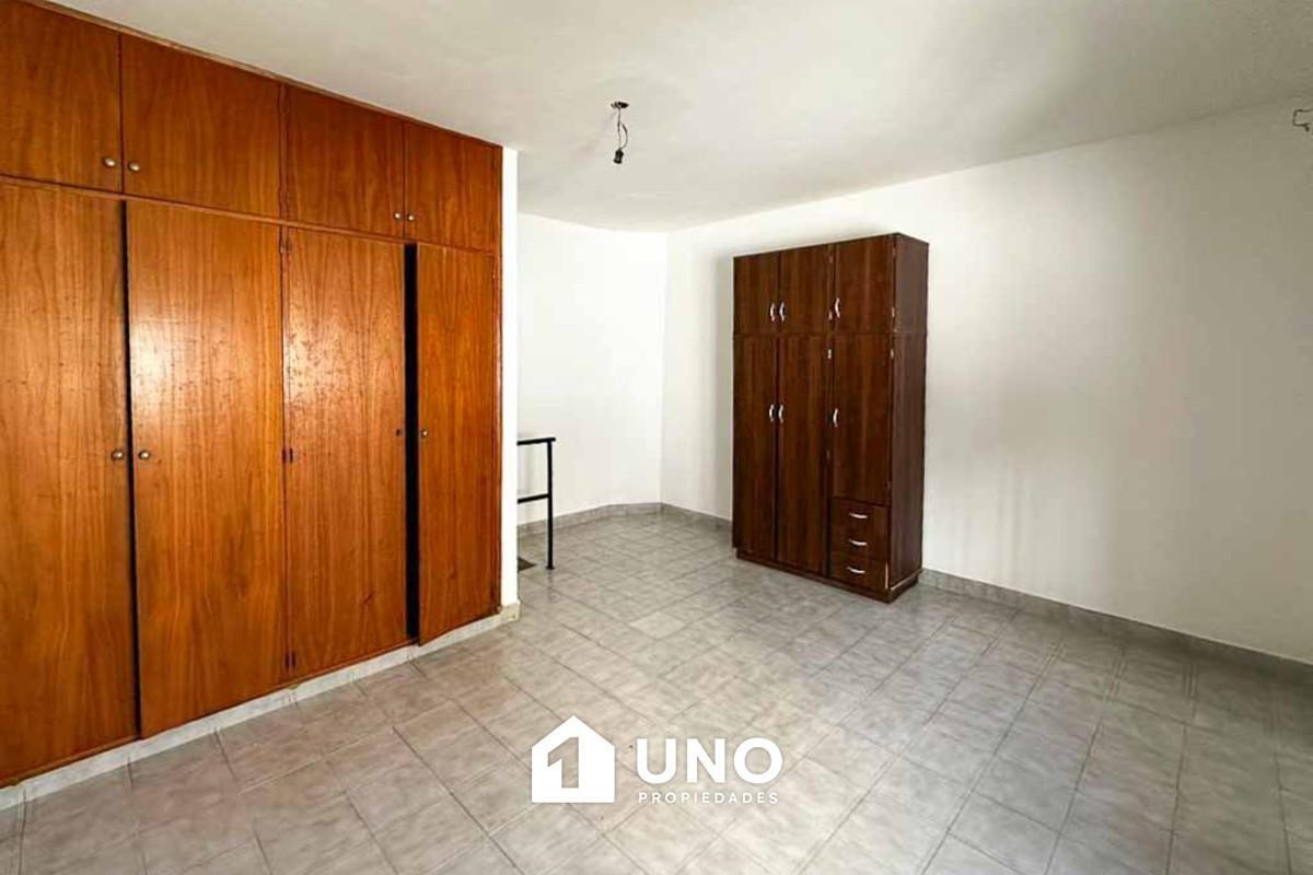 Foto de Casa de pasillo en PH tipo dúplex de 1 dormitorio en zona centro. Apto, imagen 3