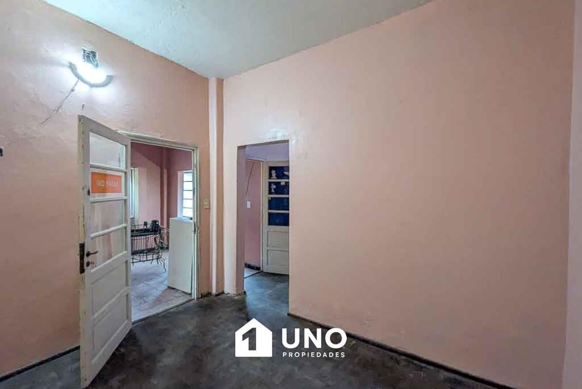 Foto de Casa de pasillo a reciclar, con patio y terraza. A metros de Puerto, imagen 5