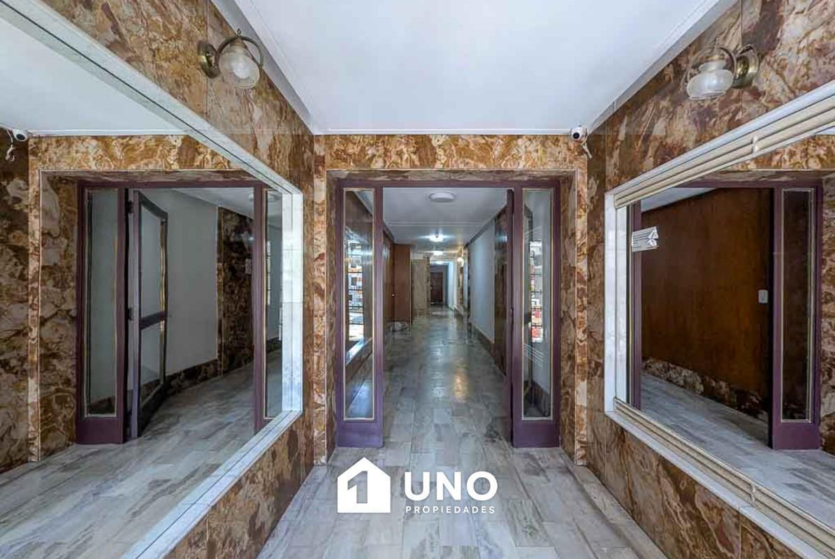 Foto de Semipiso 1 dormitorio con patio en barrio Martin., imagen 1