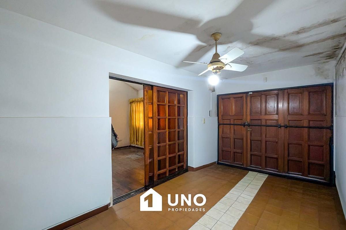 Foto de Casa 2 dormitorios con patio, quincho y cochera en barrio Echesortu, imagen 3