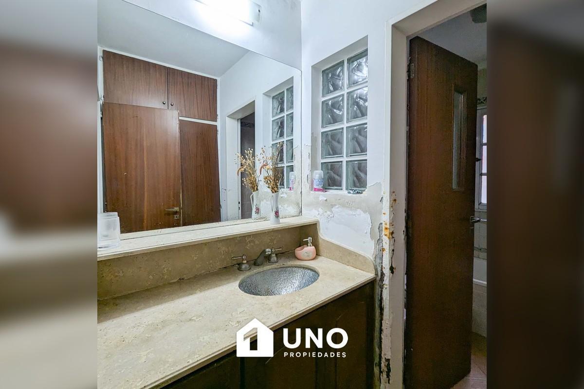 Foto de Casa 2 dormitorios con patio, quincho y cochera en barrio Echesortu, imagen 4