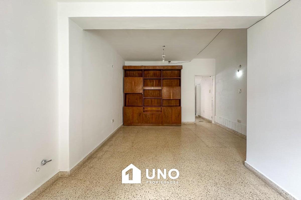 Foto de Casa de 2 dormitorios más comodín, patio con parrillero, terraza y, imagen 5