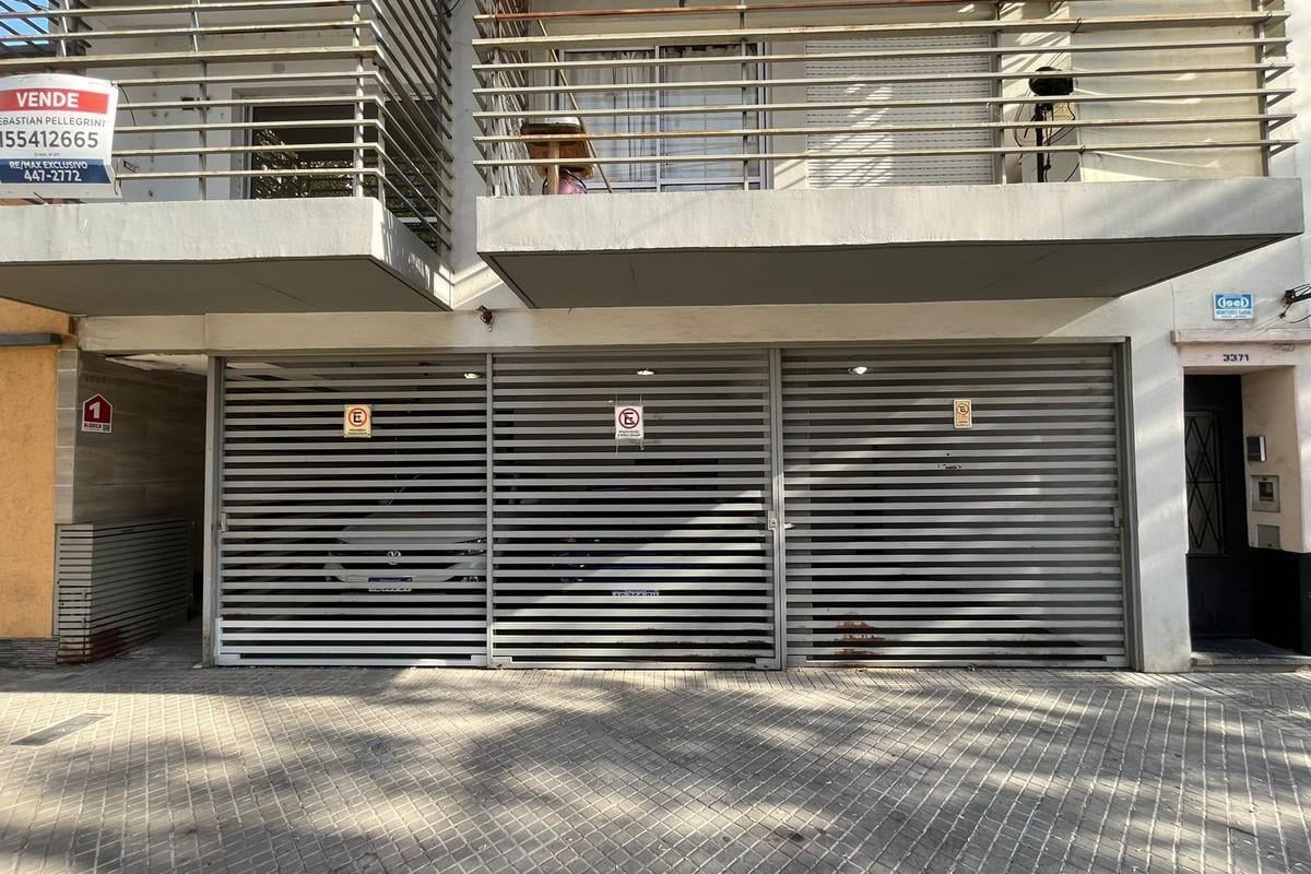Foto de Cochera mediana con ingreso independiente en barrio Luis Agote., imagen 1