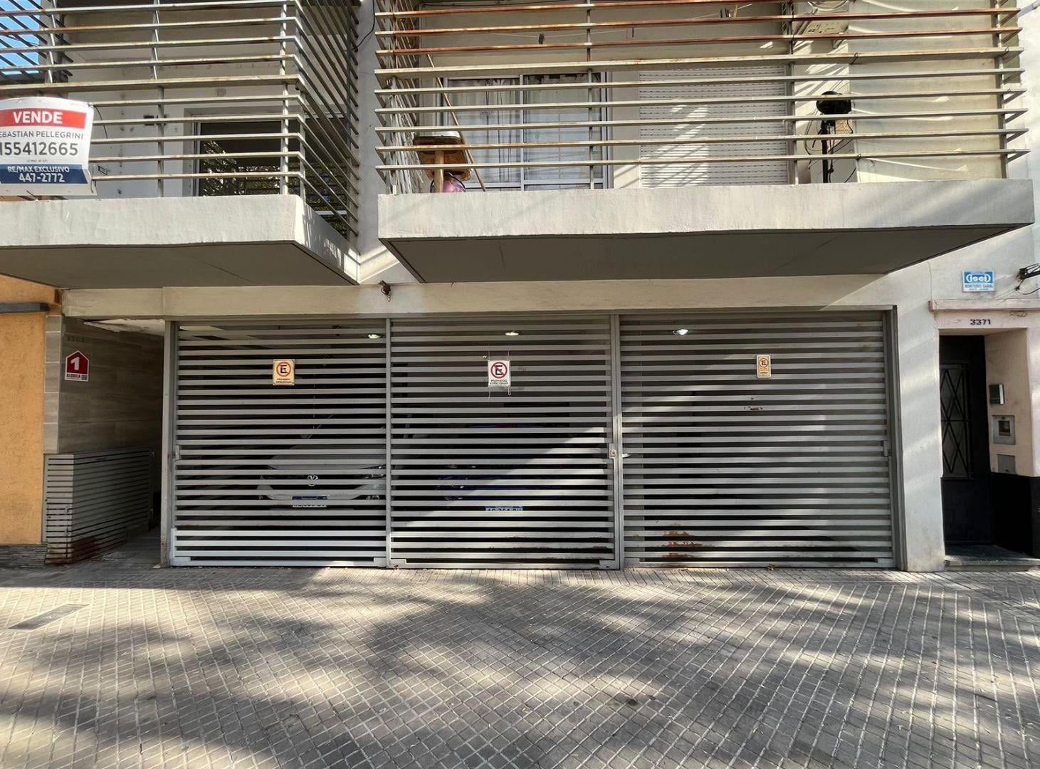 Foto de Cochera mediana con ingreso independiente en barrio Luis Agote., imagen 2