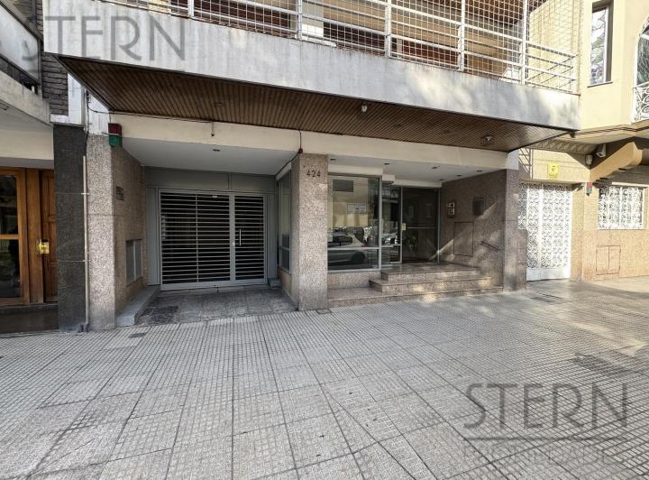 4 AMBIENTES CON COCHERA Y DEPENDENCIA EN CABALLITO 1
