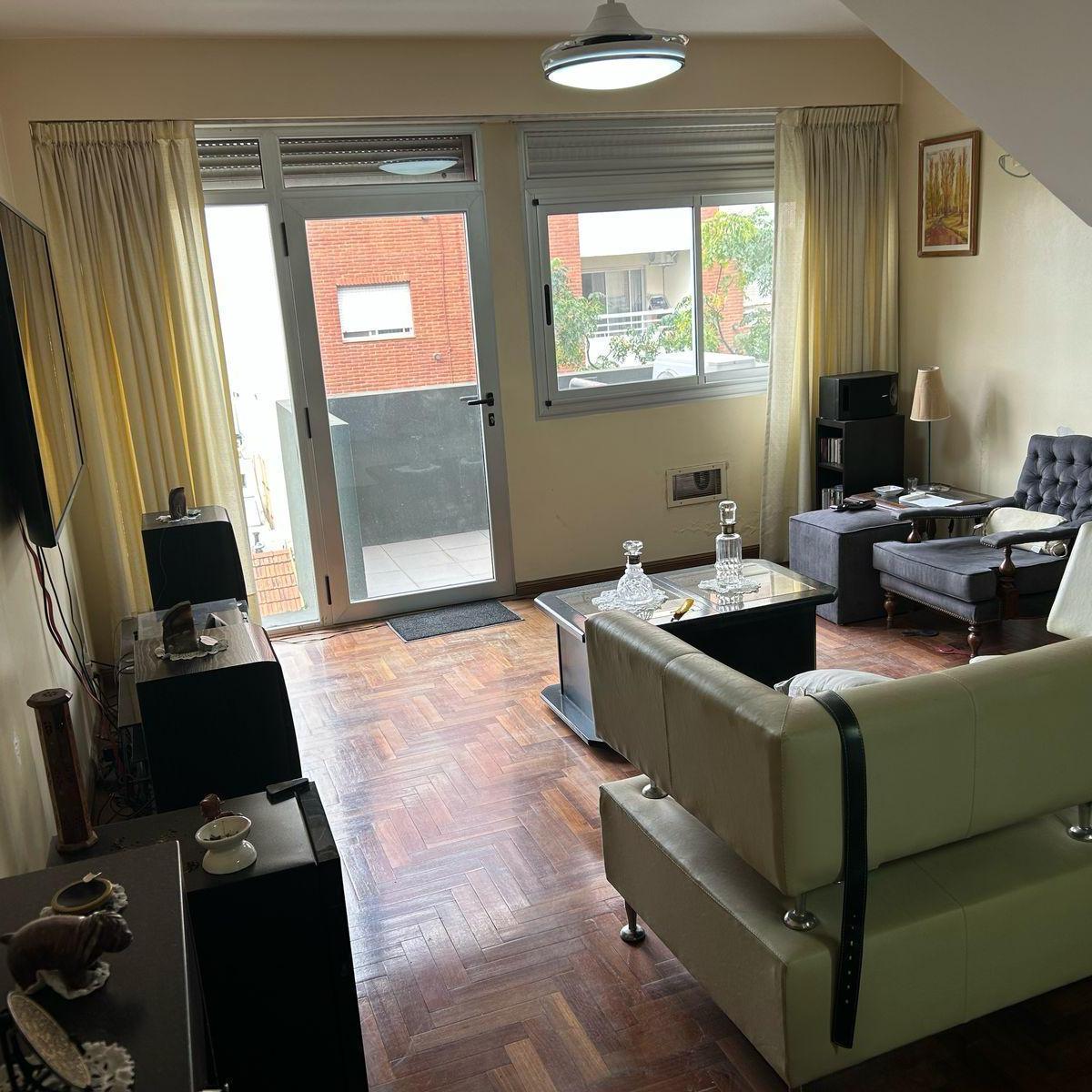 Venta Departamento en Dúplex 3 Ambientes con Cochera en Caballito 1