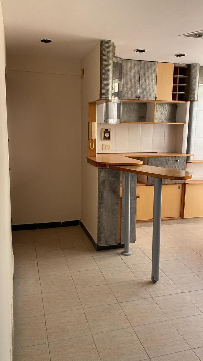 Oportunidad! Departamento en Venta de 3 Ambientes con Patio 3