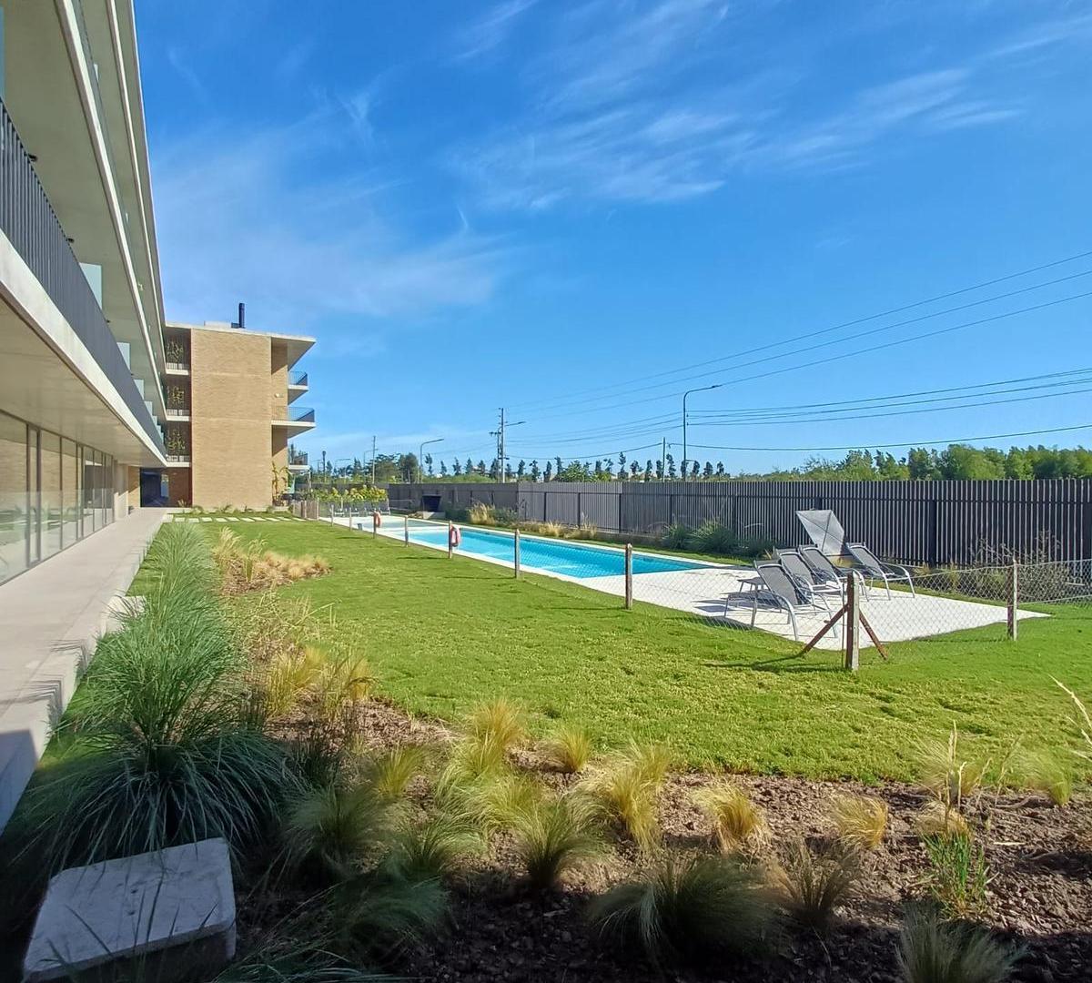 Departamento 2 amb en alquiler con jardín en Terrazas de Santa María