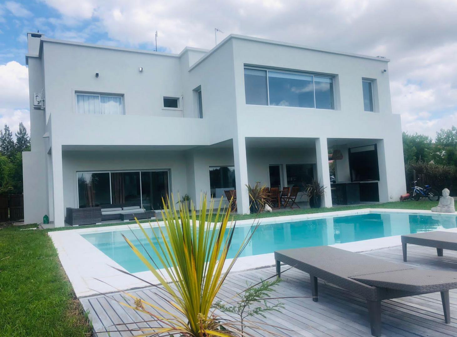 Casa a la laguna en Santa Clara, Villanueva