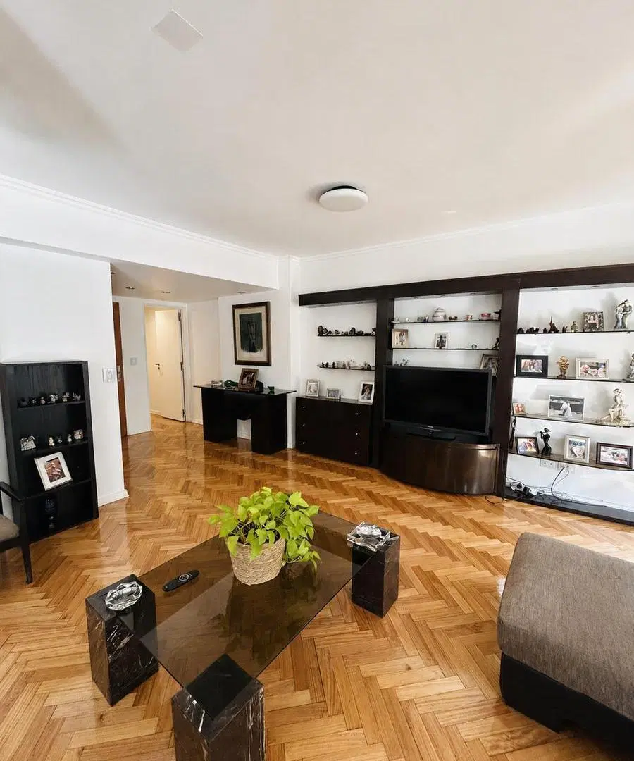 Piso exclusivo de 4 ambientes con dependencia, balcón aterrazado y cochera - Las Cañitas 4