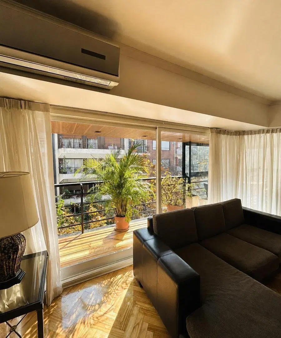 Piso exclusivo de 4 ambientes con dependencia, balcón aterrazado y cochera - Las Cañitas 5