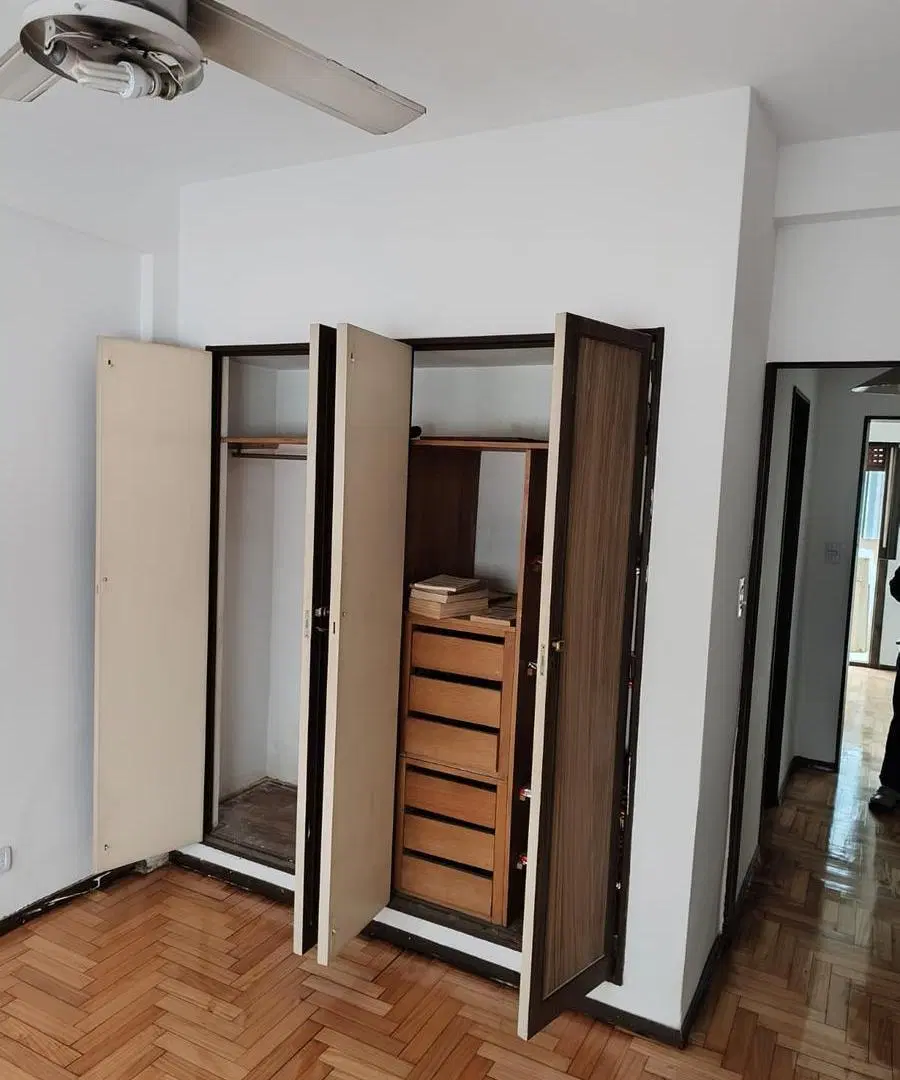 Departamento de 3 amb c/dep., 6° piso sobre Av. Corrientes, a metros de Montevideo 5