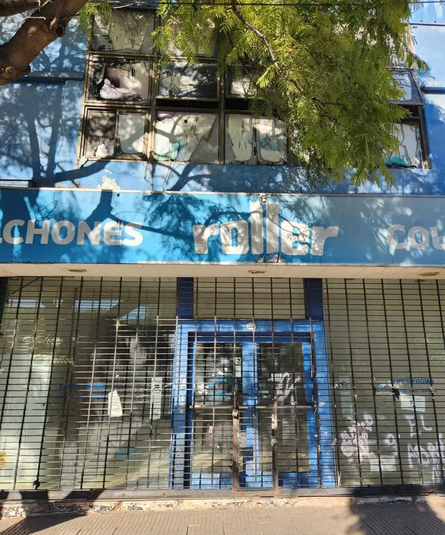 IMPORTANTE LOCAL COMERCIAL DE 500 m² SOBRE AV. BELGRANO 3