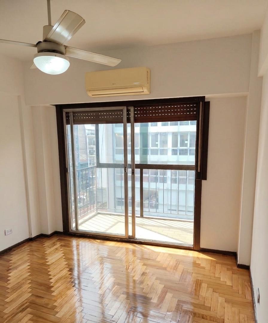 Foto de Departamento de 3 amb c/dep., 6° piso sobre Av. Corrientes, a metros de, imagen 1