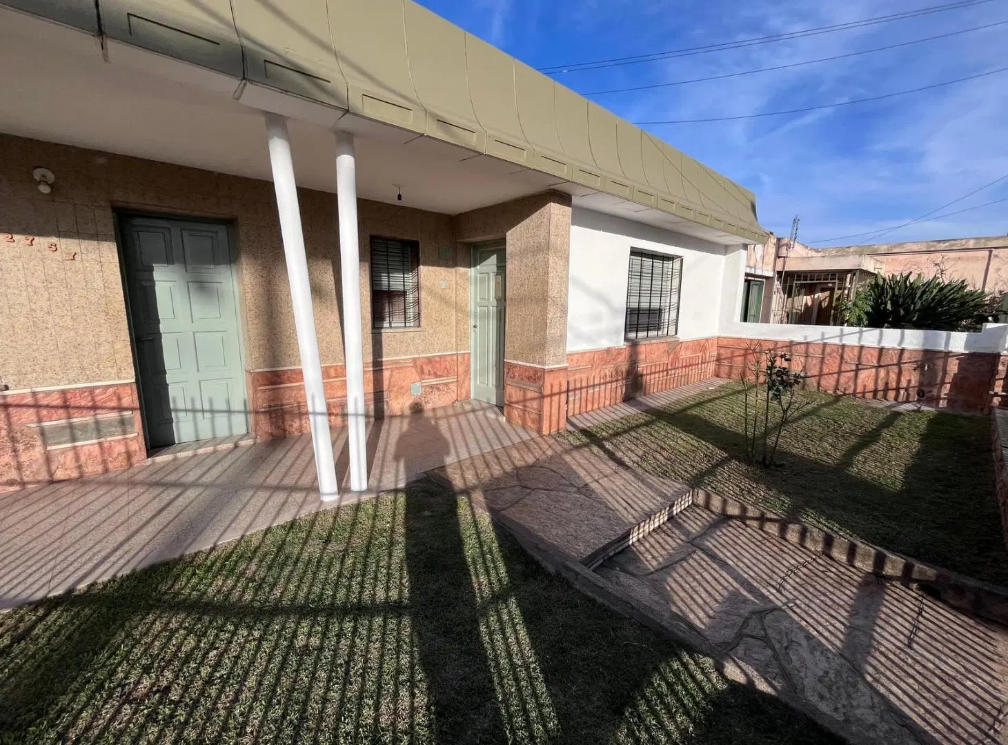 ¡¡VDO CASA 3 DORM. MUY COMODA ¡¡ ZNA SUR APTA BANCOR ¡¡ IDEAL INVERSION¡¡¡ 1