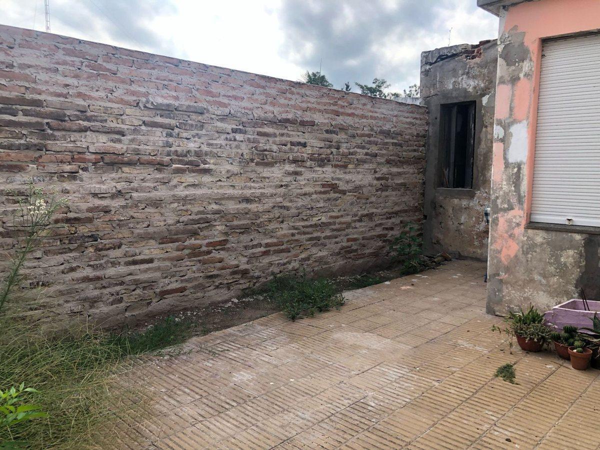 Venta/ Casa con Servicios/ a Reciclar / Inversión 5