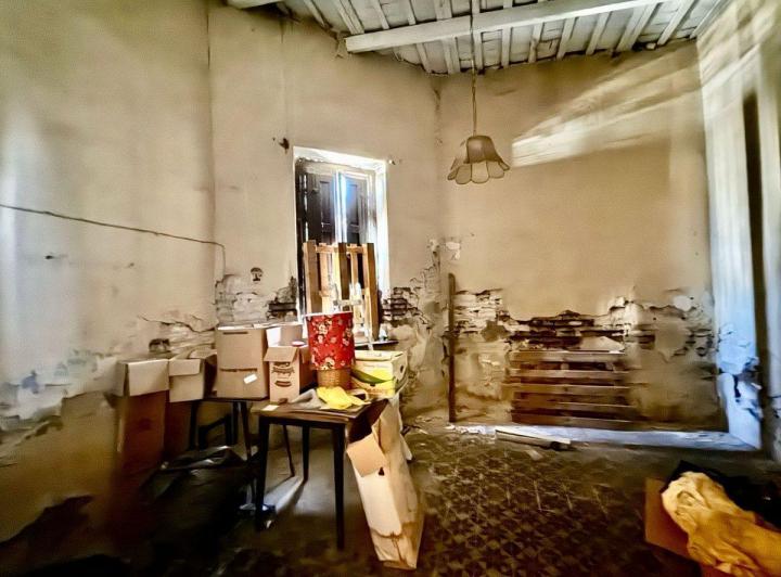 VENTA/ ESQUINA A REFACCIONAR/ SERVICIOS 4